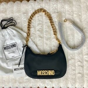 MOSCHINO Logo Plaqued Chain-Linked Shoulder Bag